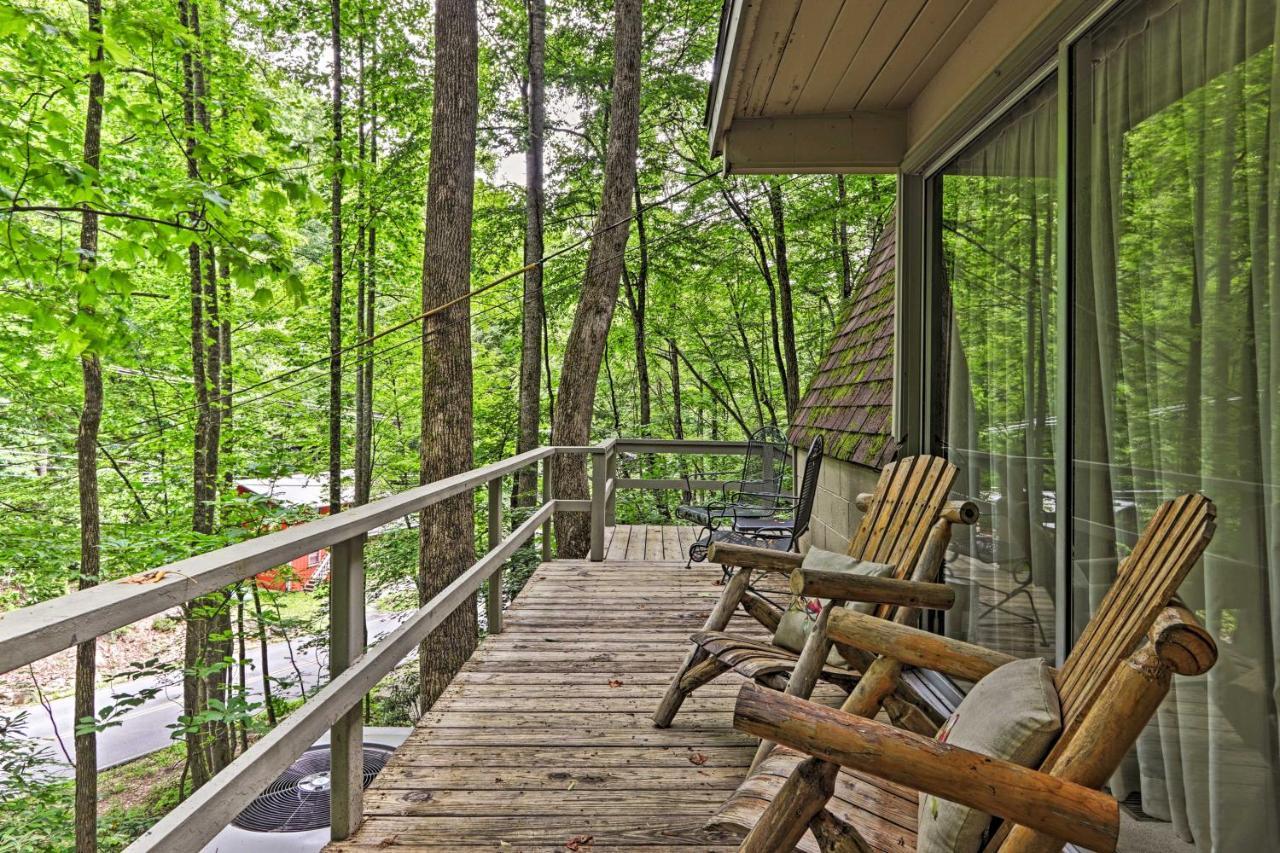Snuggle Inn In The Heart Of Chalet Village! Gatlinburg Bagian luar foto
