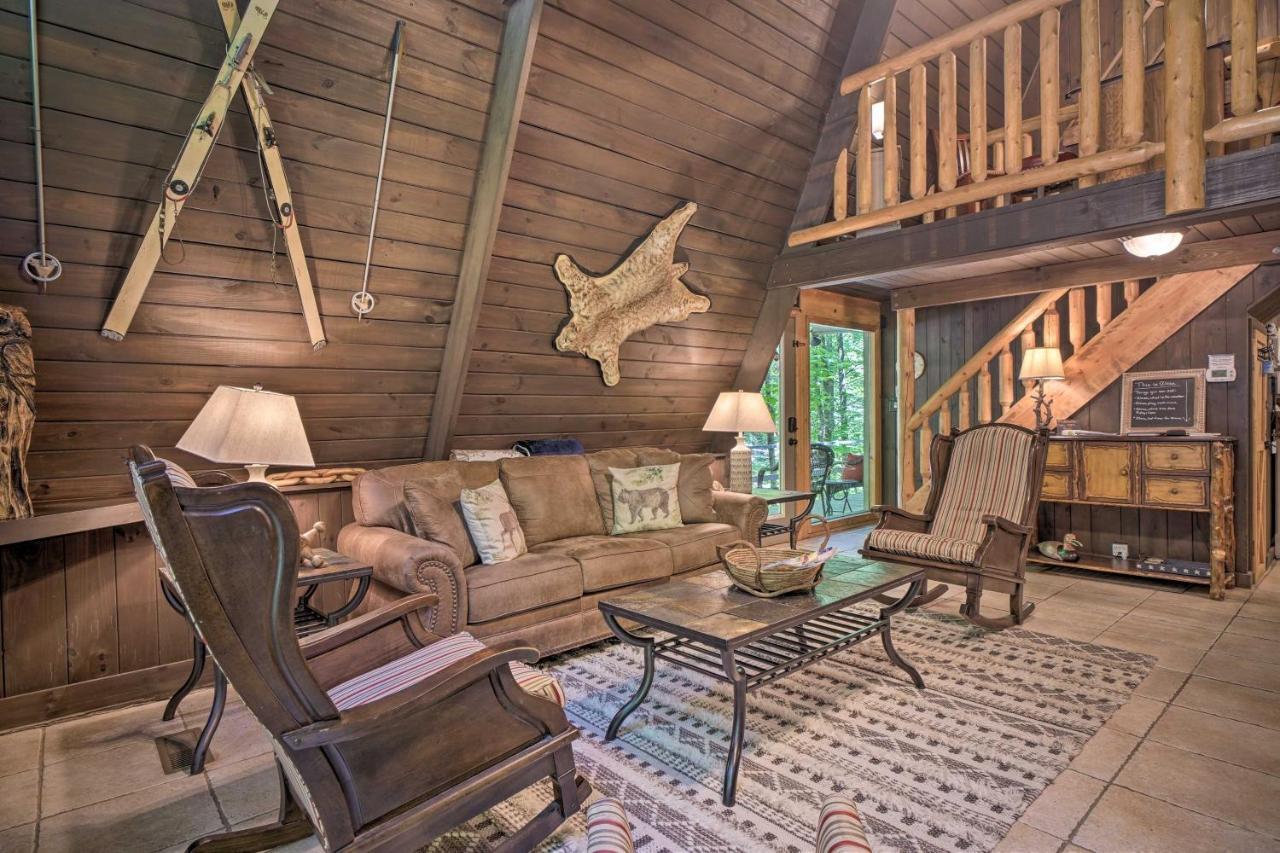 Snuggle Inn In The Heart Of Chalet Village! Gatlinburg Bagian luar foto