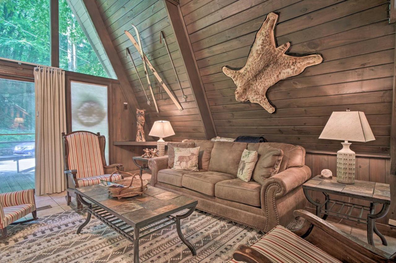 Snuggle Inn In The Heart Of Chalet Village! Gatlinburg Bagian luar foto