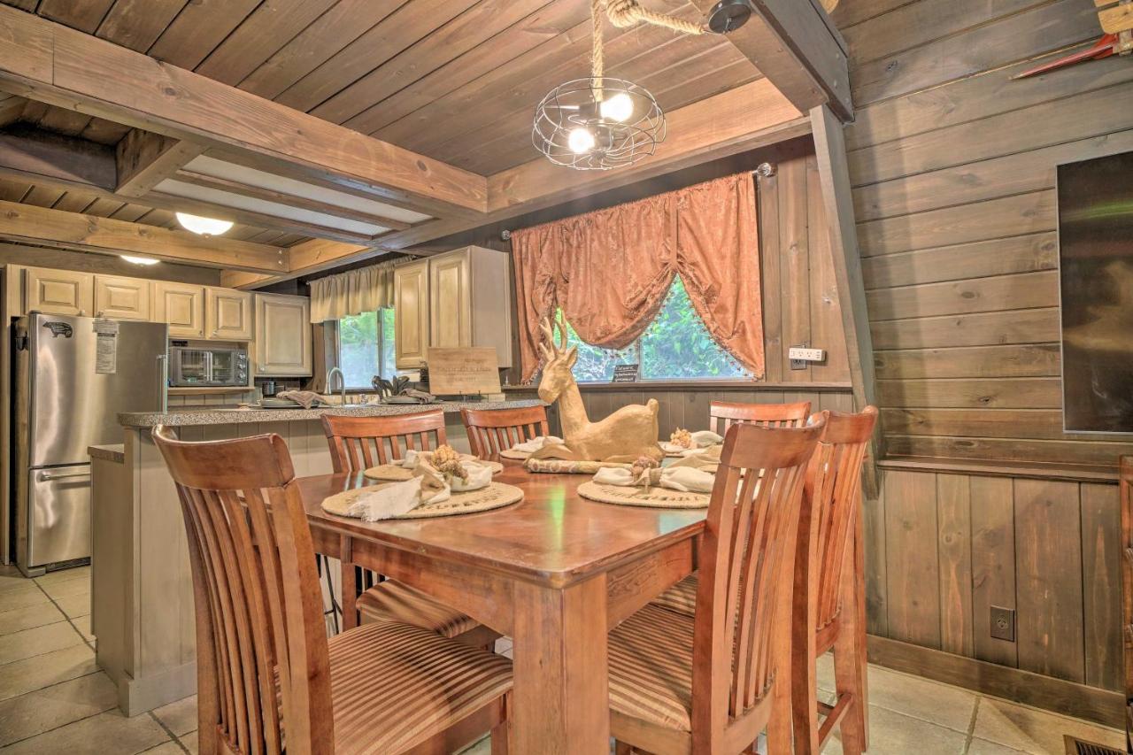 Snuggle Inn In The Heart Of Chalet Village! Gatlinburg Bagian luar foto