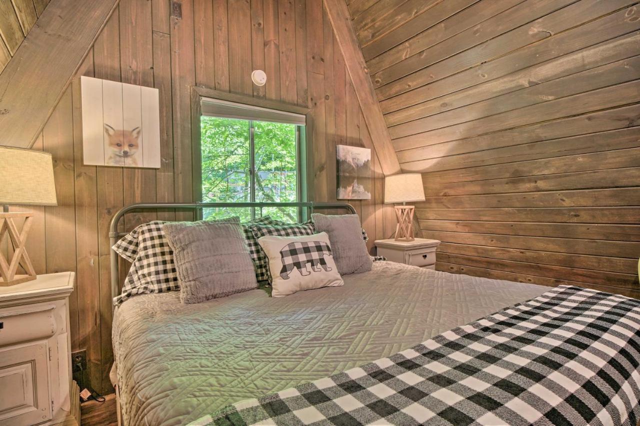 Snuggle Inn In The Heart Of Chalet Village! Gatlinburg Bagian luar foto