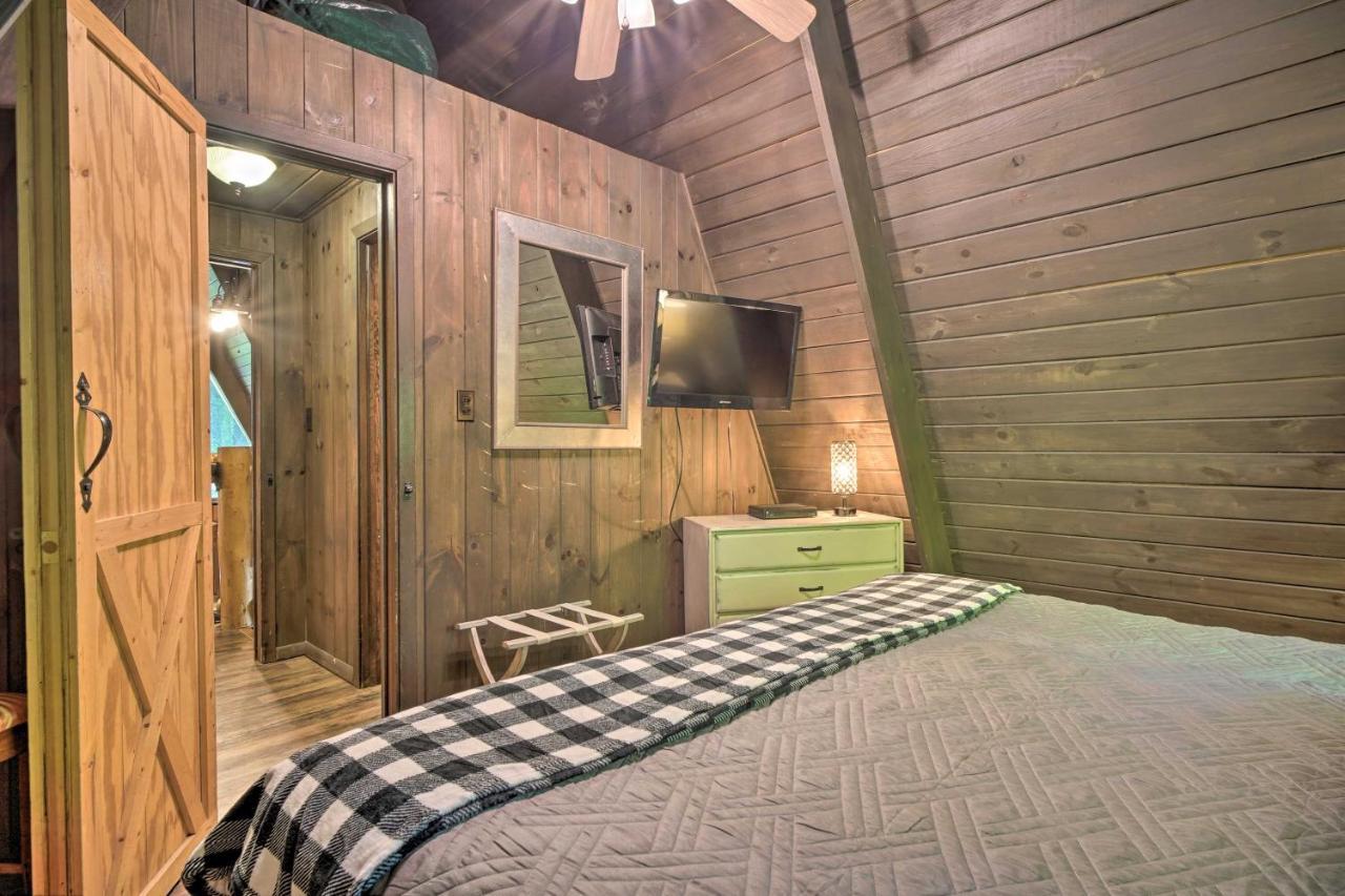 Snuggle Inn In The Heart Of Chalet Village! Gatlinburg Bagian luar foto
